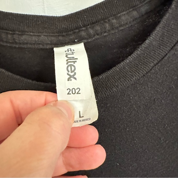 I Prevail Tee L - Picture 4 of 5